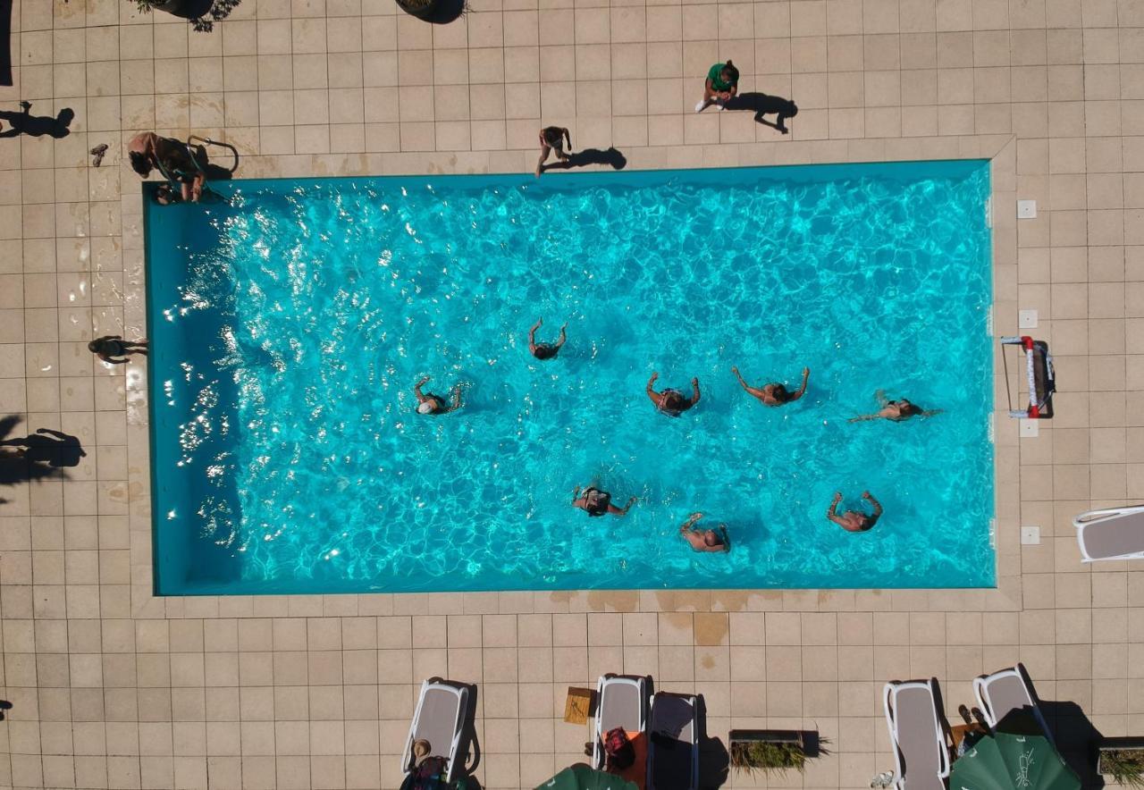 Hotel Cap Vert En Aveyron 생 아프리크 외부 사진