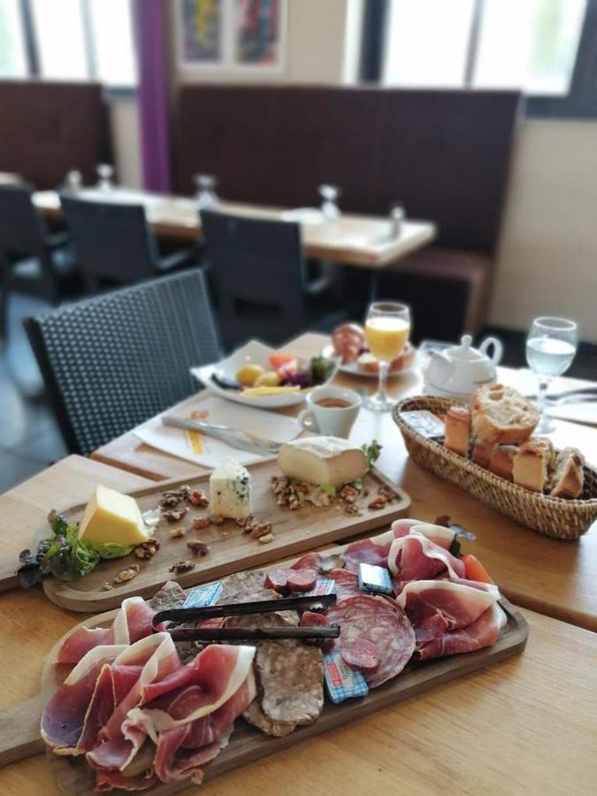Hotel Cap Vert En Aveyron 생 아프리크 외부 사진